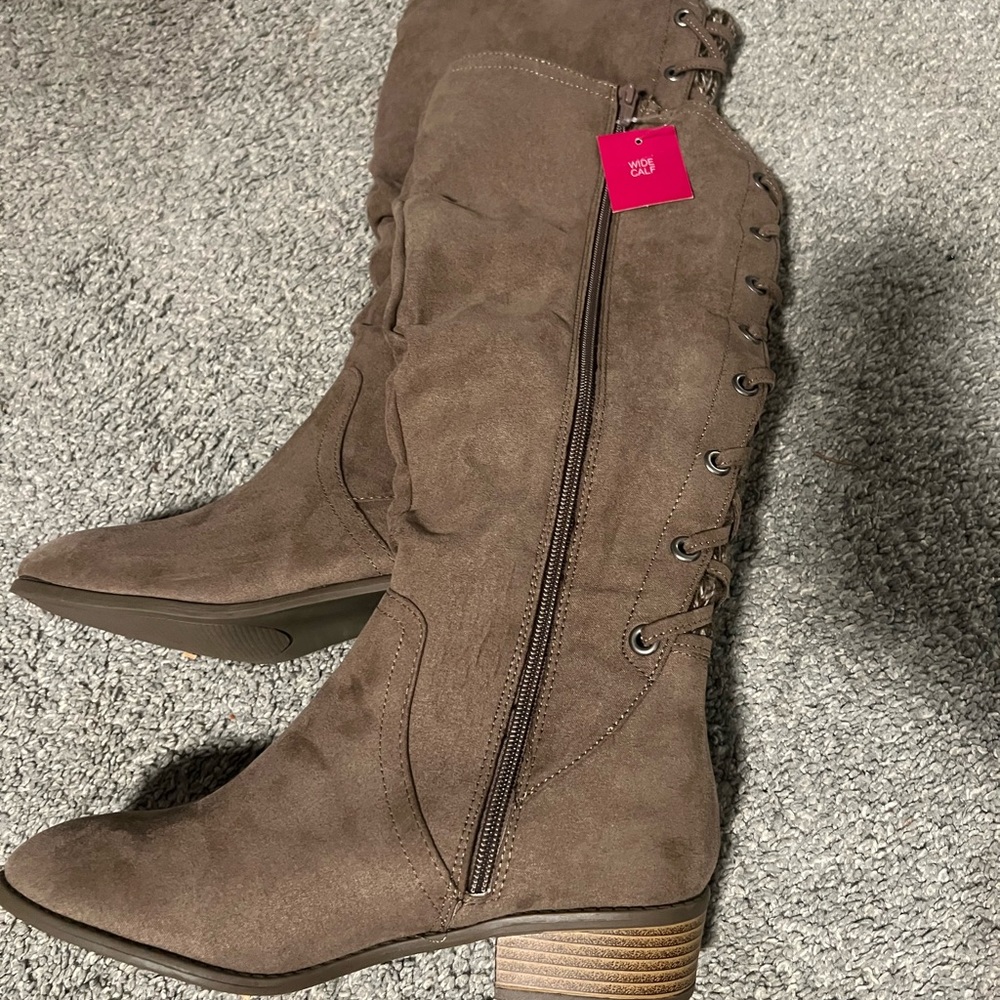 Brand New Wide Calf SO boots